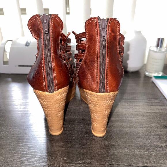 Raramuri Woven Brown Wedge Sandal (5)*Read Description* - Picture 5 of 15